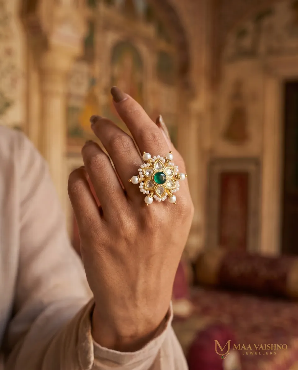 22kt Gold Polki Star Green Ring — product photograph