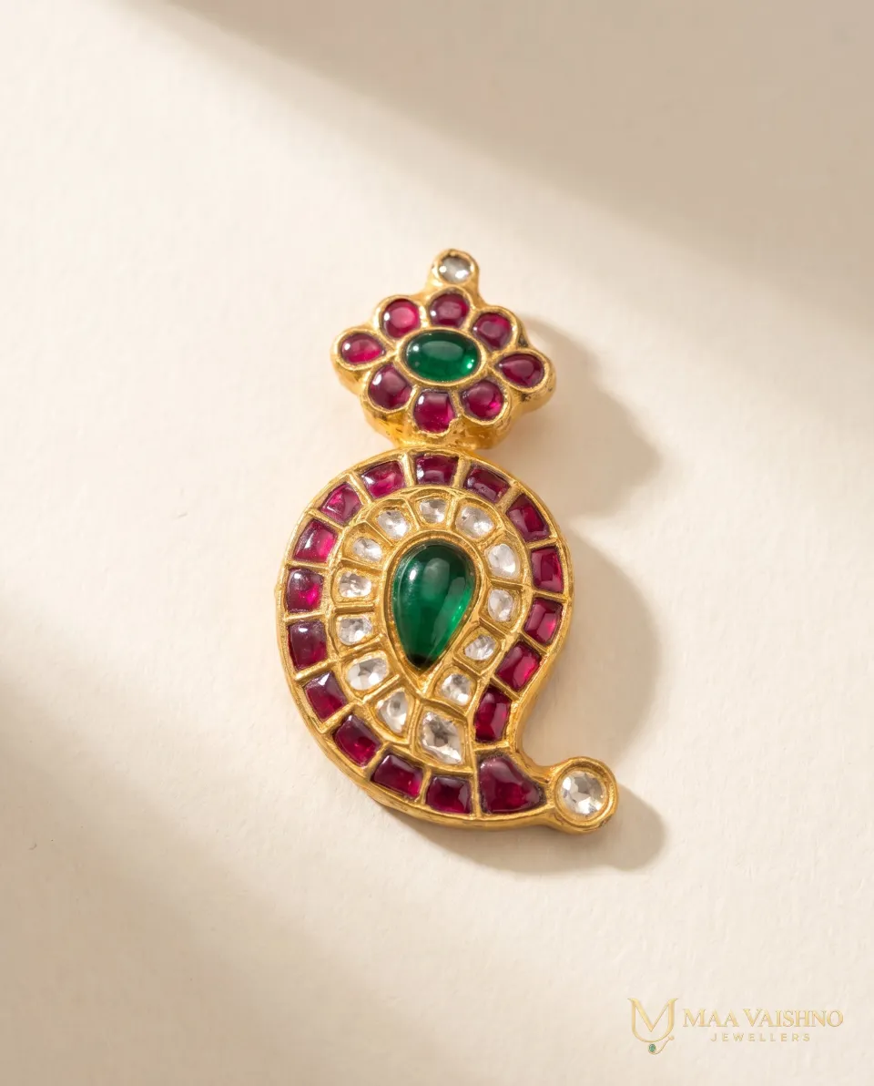22kt Gold Polki Mango Leaf Pendant — product photograph