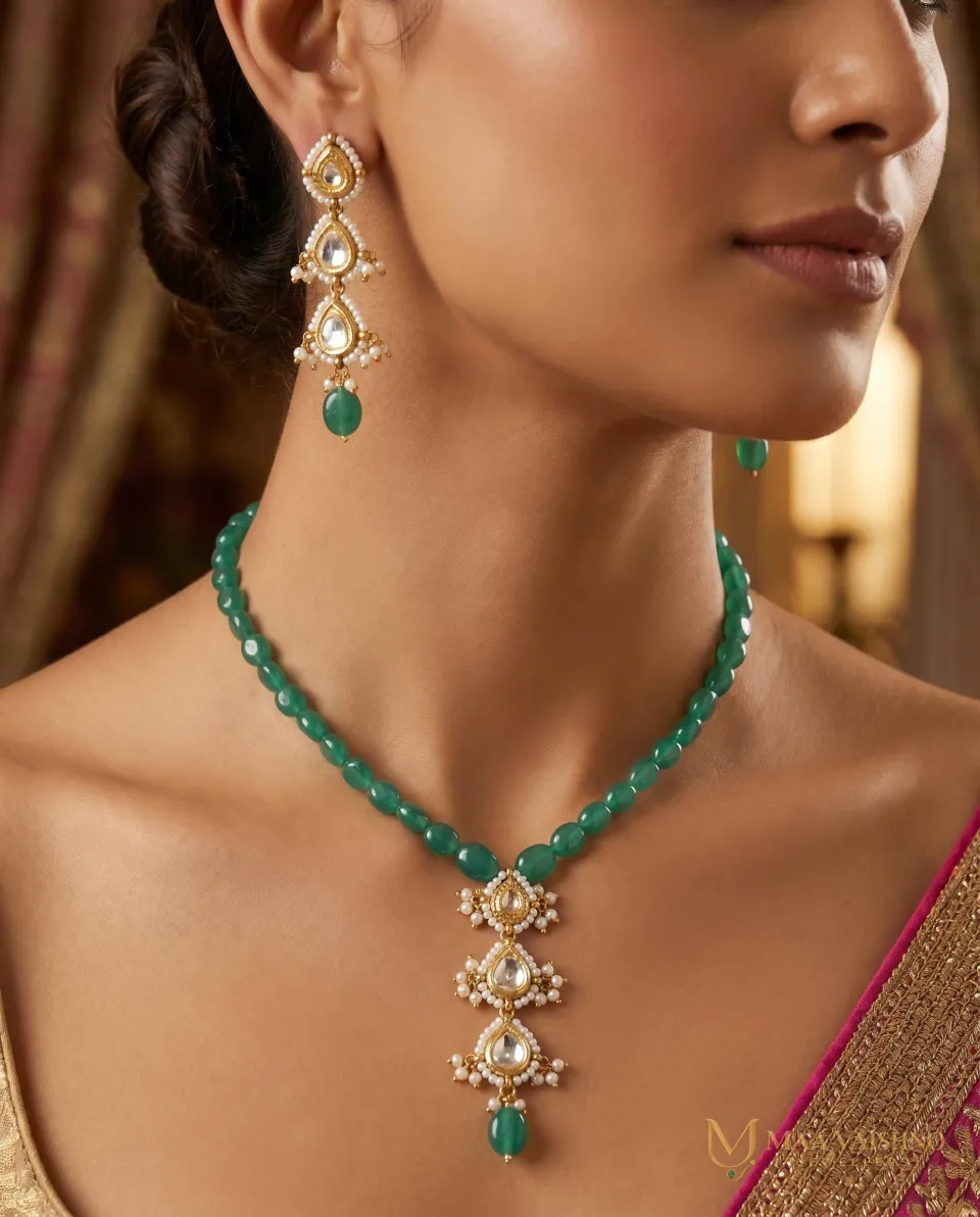 22kt Gold Polki Green Pendant Set — product photograph